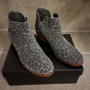 Leopard booties